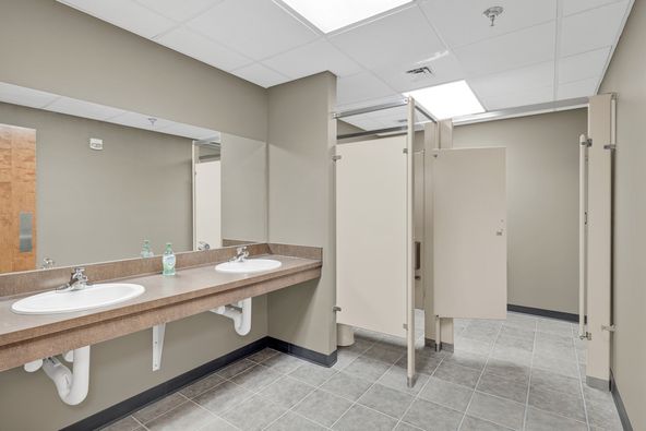 Cross Park Center: 9123 - 9131 Cross Park Drive, Knoxville, TN 37923